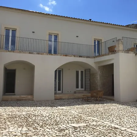 Dimora Di Dante לינה וארוחת בוקר קיארמונטה גולפי