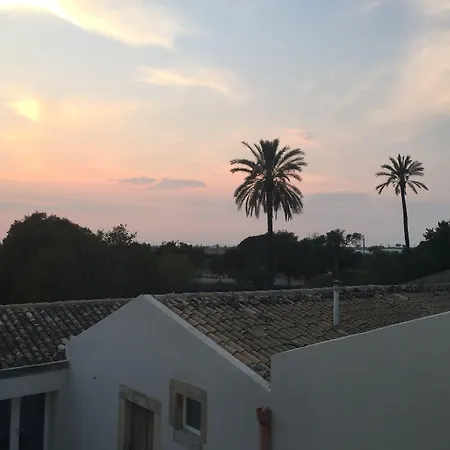 Dimora Di Dante 4* קיארמונטה גולפי